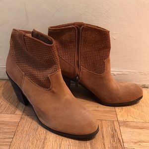 Vince Camuto tan suede booties, size 10